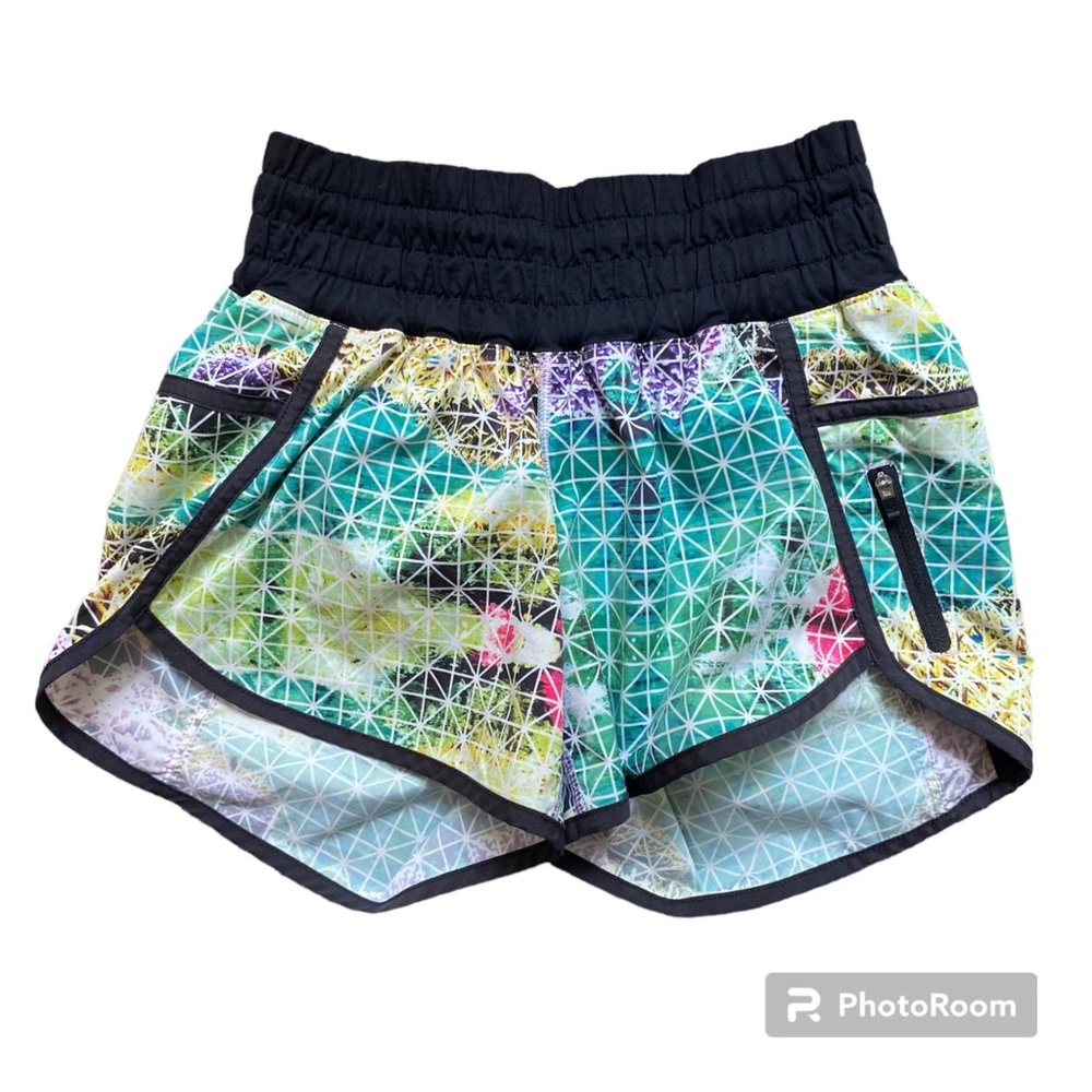 Lululemon Tracker Short II Paradise Grid Very Green Multi/Black Size 4